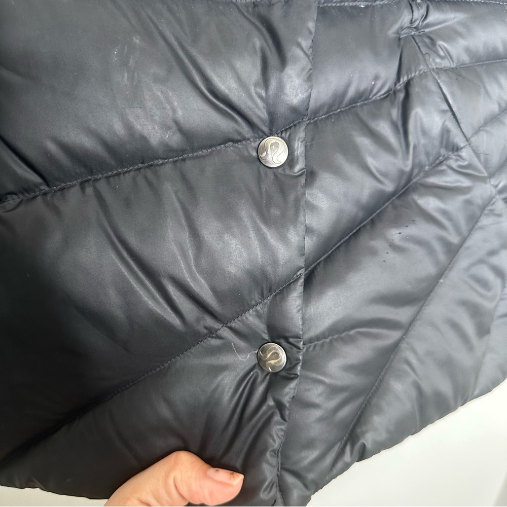 Lululemon Get Down Reversible Vest in Black - Picture 4 of 9